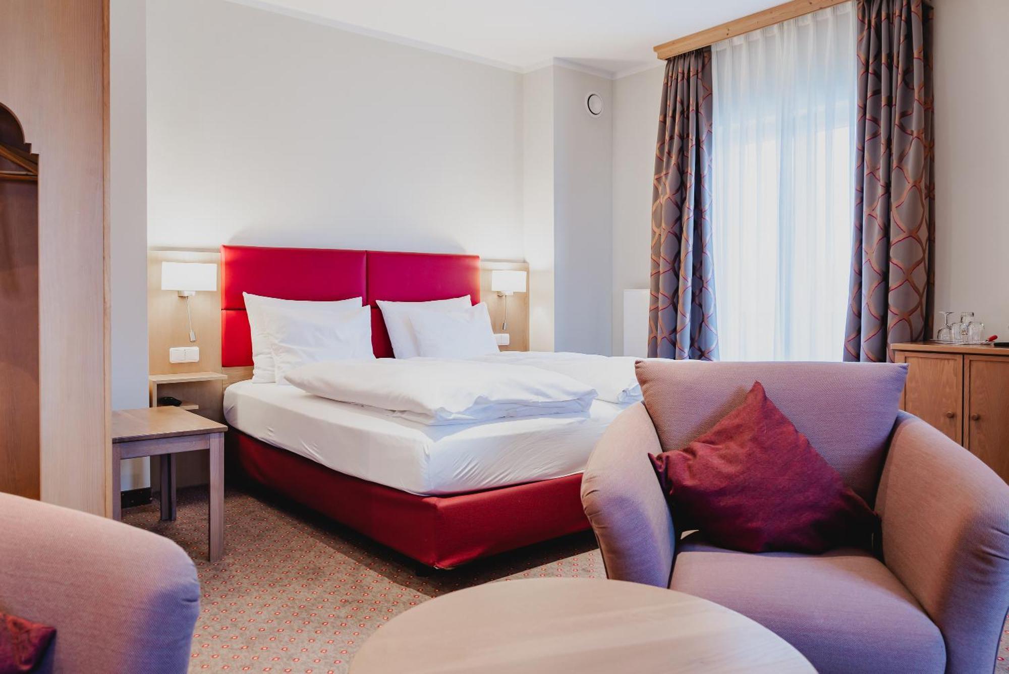 Hotel Hachinger Hof Oberhaching Exterior foto