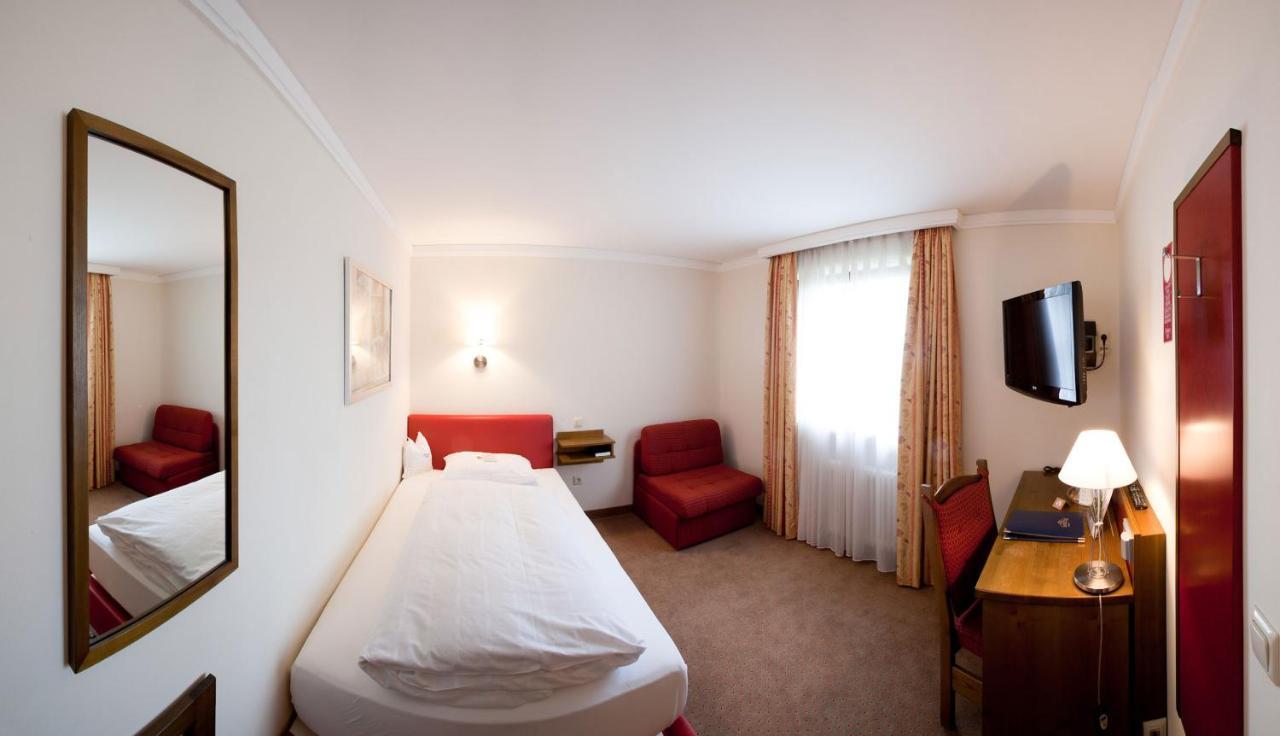 Hotel Hachinger Hof Oberhaching Exterior foto