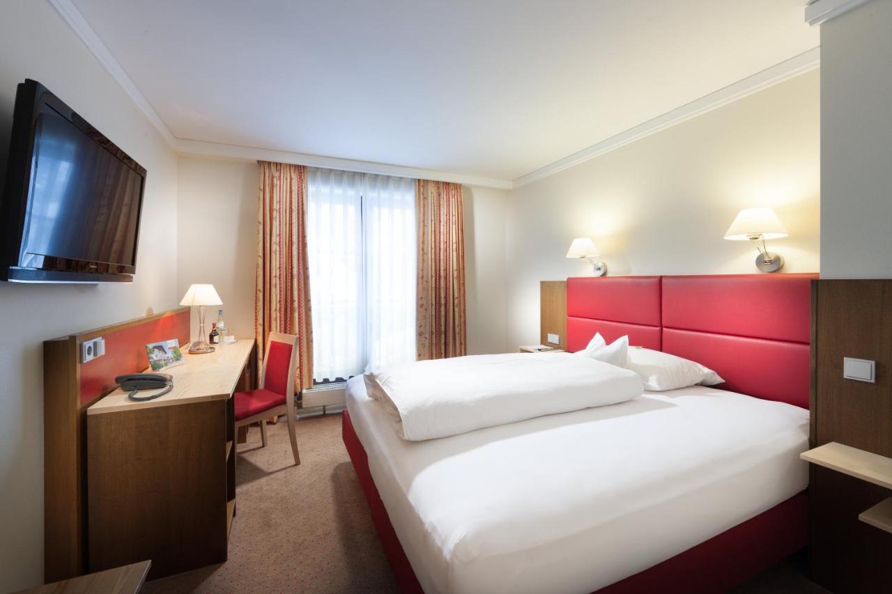 Hotel Hachinger Hof Oberhaching Exterior foto